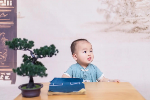 株洲怀孕肚子中间凹两边凸