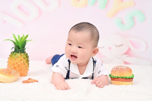 株洲宝宝在妈妈肚子里